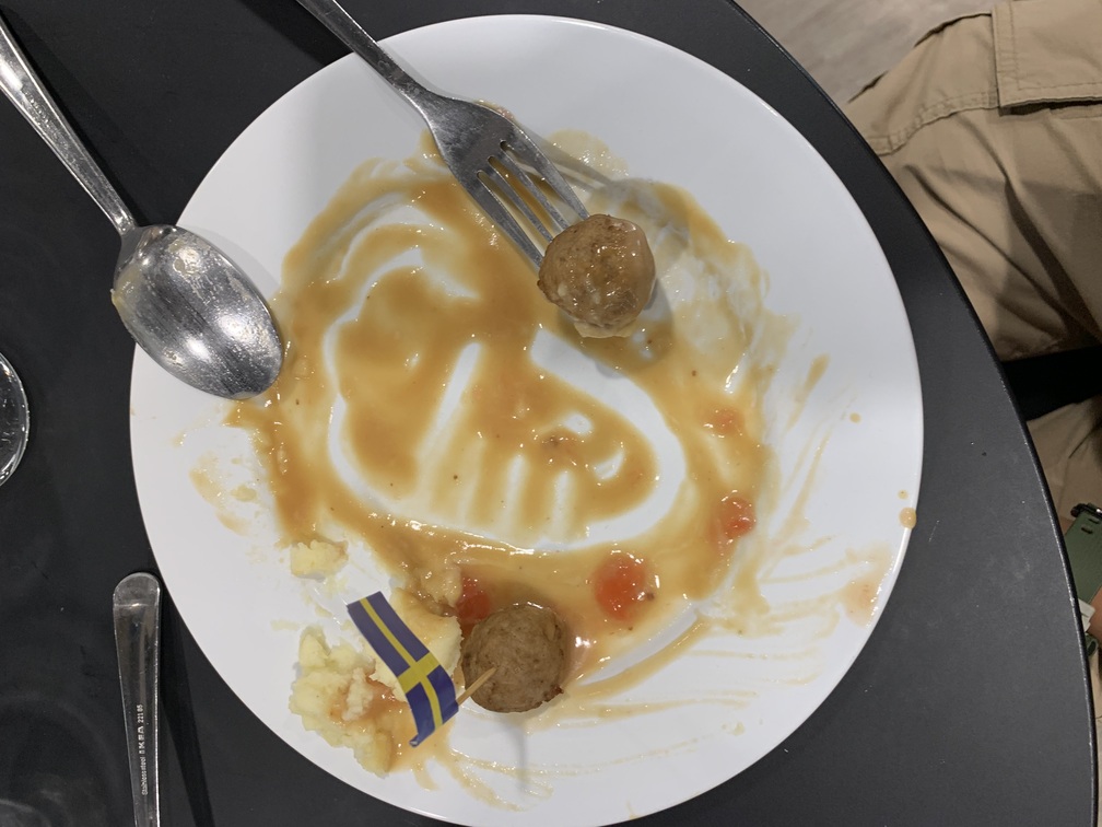 2024-05-04<br>IKEA 吃完肉丸。