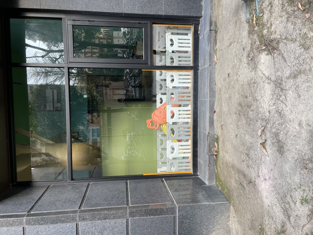 2026-03-11<br>散步時偶然發現，好想在這邊上學！